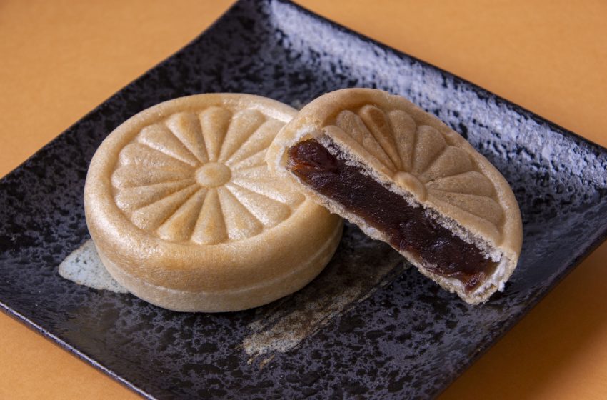  Monaka: A Crisp Bite into Japanese Confectionery Elegance