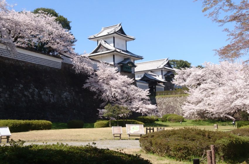  Kanazawa Castle: A Resplendent Relic of Japan’s Feudal Past