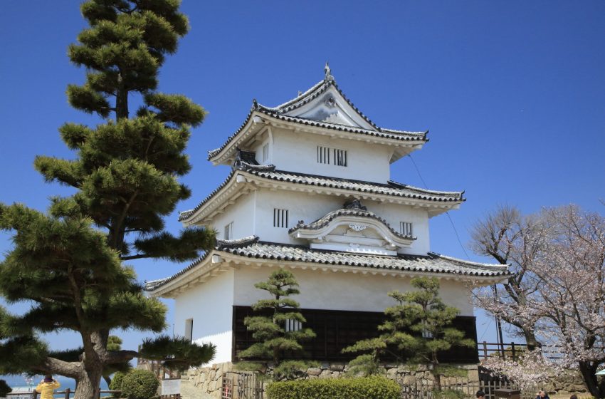  Marugame Castle: Exploring the Stone-Walled Fortress of Shikoku