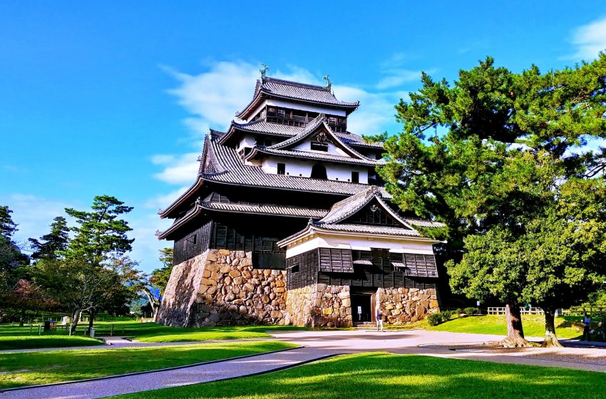  Matsue Castle: A Timeless Fortress in the Land of the Gods