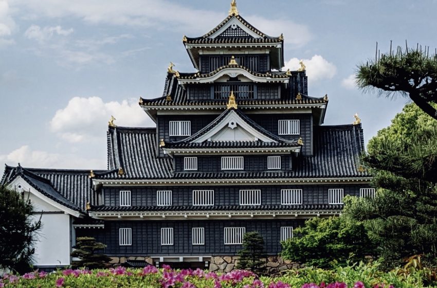  Okayama Castle: Exploring the Majestic “Crow Castle” of Japan