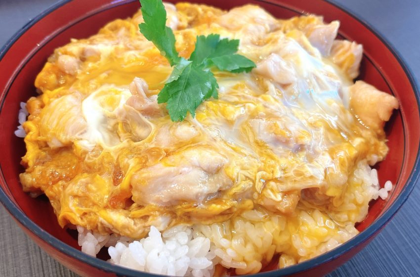  Oyakodon: A Taste of Home in Every Bite