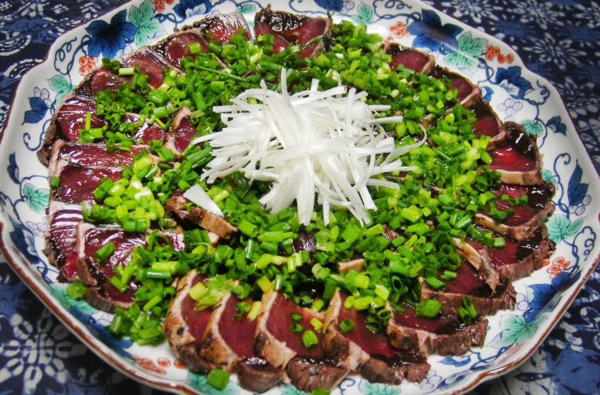  Katsuo no Tataki: A Taste of Japan’s Culinary Tradition